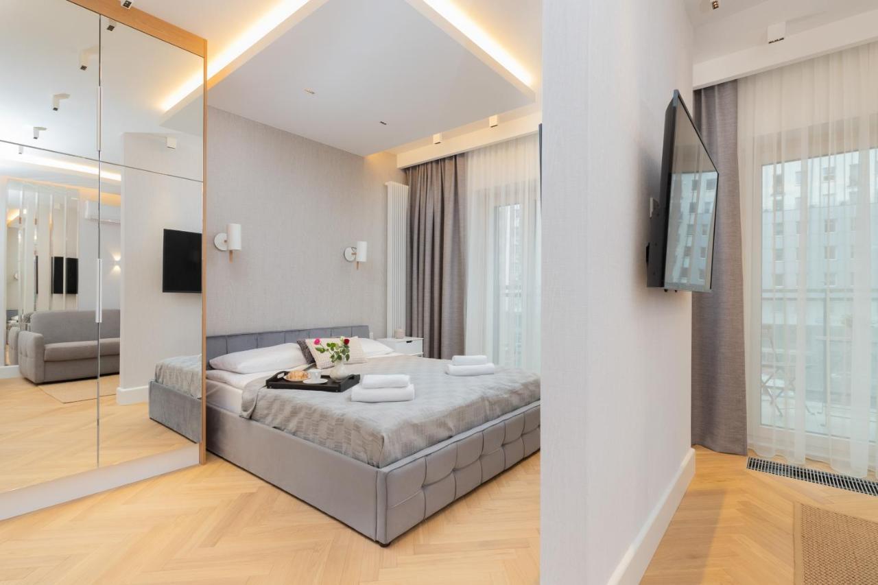 Mennica Residence - City Center Apartments By Noclegi Renters Varšava Exteriér fotografie