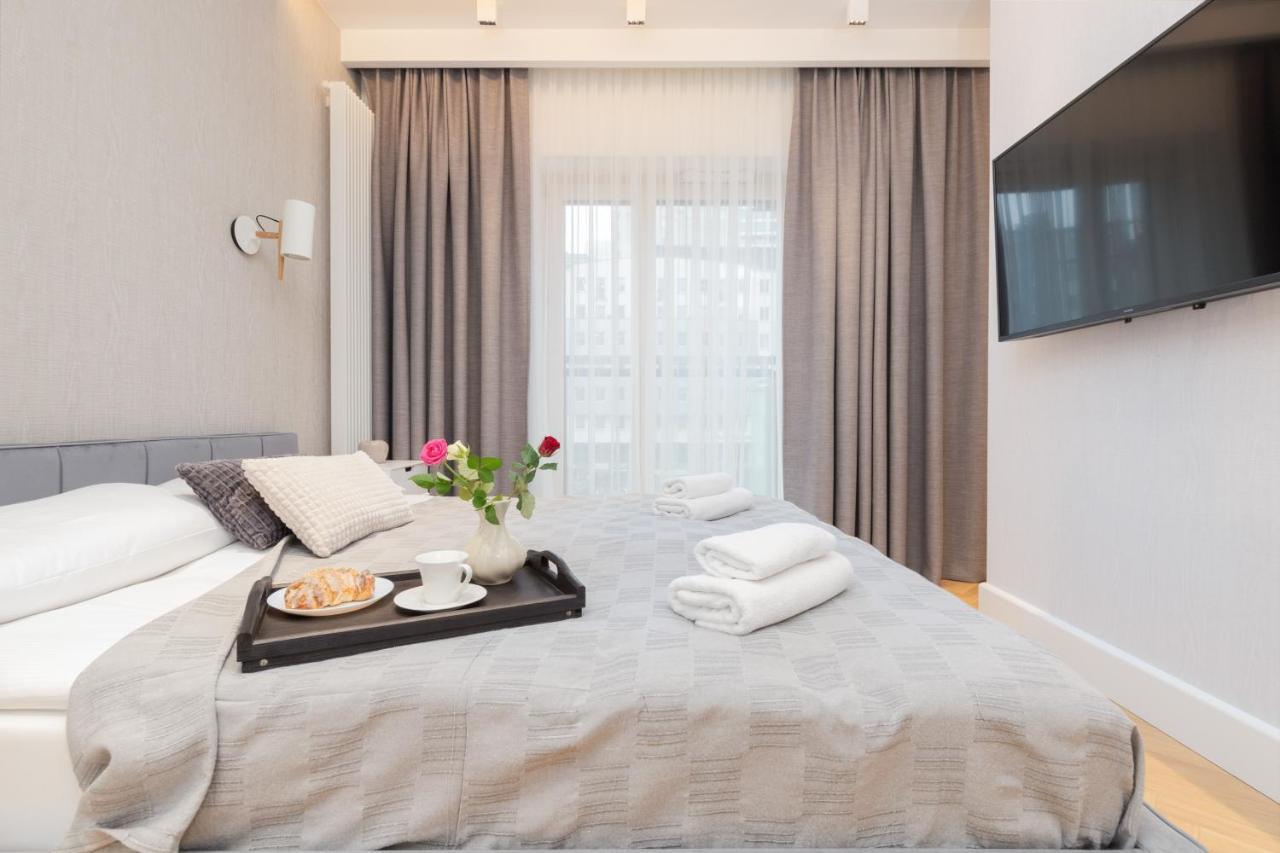 Mennica Residence - City Center Apartments By Noclegi Renters Varšava Exteriér fotografie
