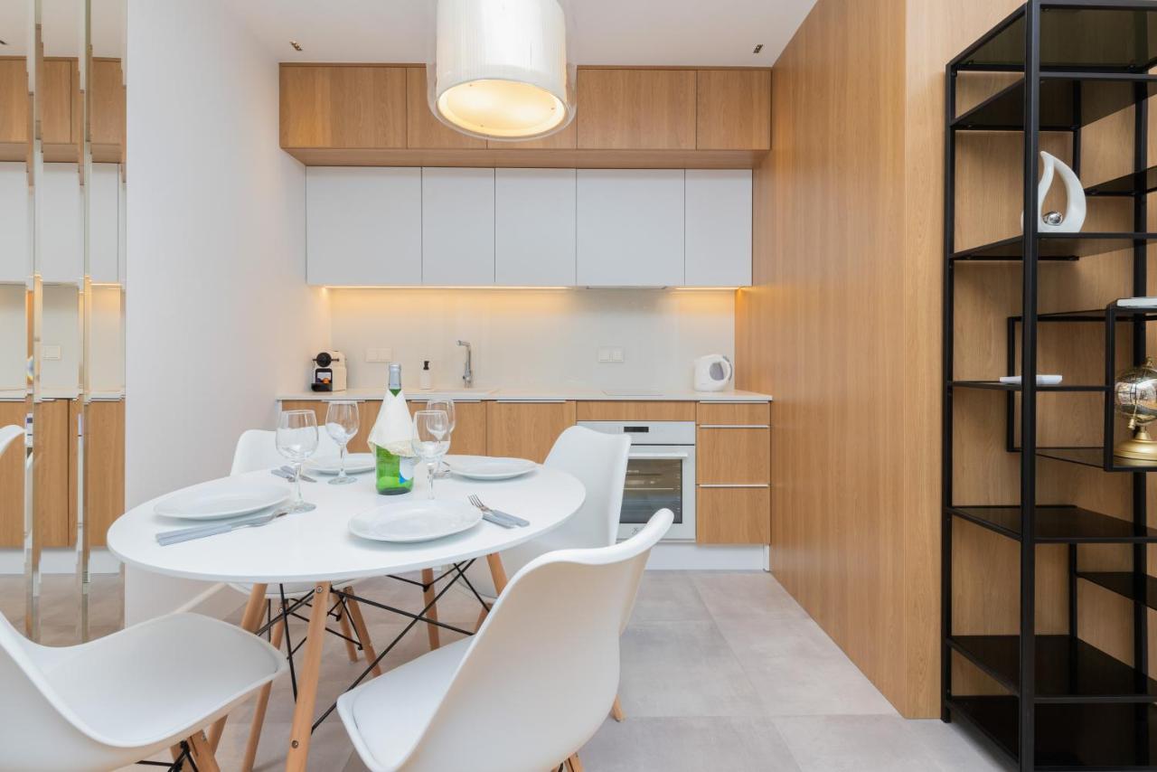 Mennica Residence - City Center Apartments By Noclegi Renters Varšava Exteriér fotografie