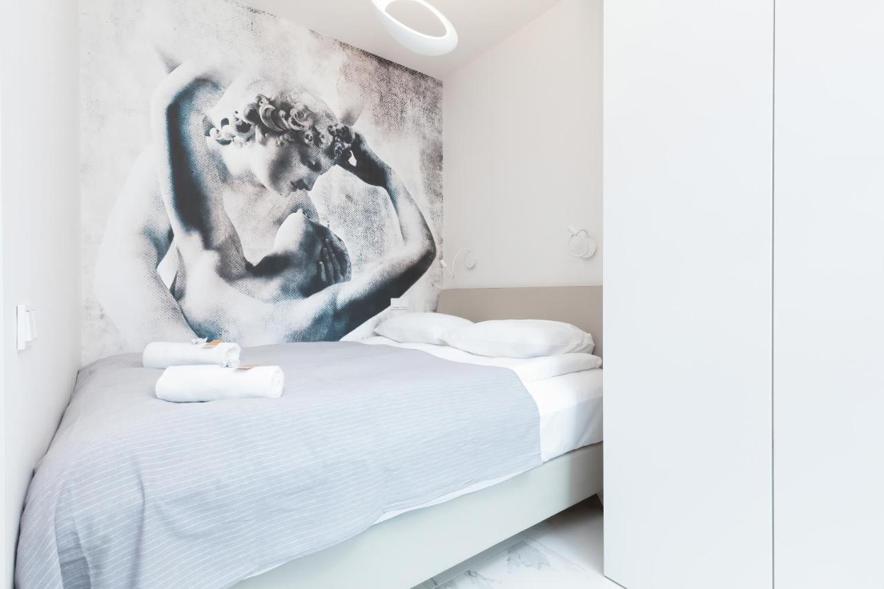 Mennica Residence - City Center Apartments By Noclegi Renters Varšava Exteriér fotografie