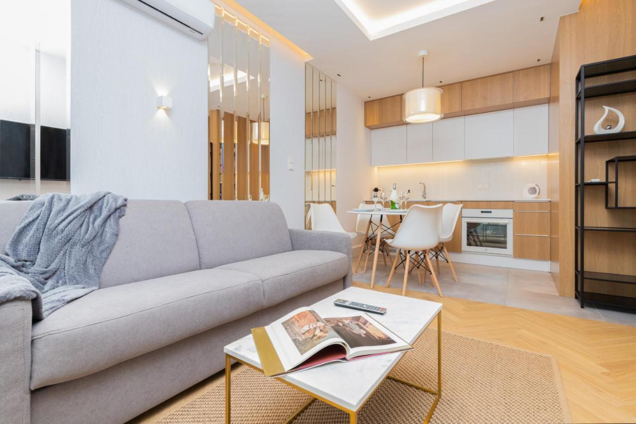 Mennica Residence - City Center Apartments By Noclegi Renters Varšava Exteriér fotografie