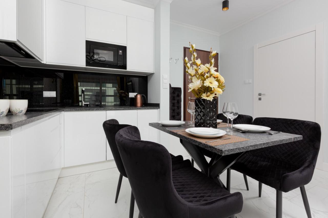 Mennica Residence - City Center Apartments By Noclegi Renters Varšava Exteriér fotografie