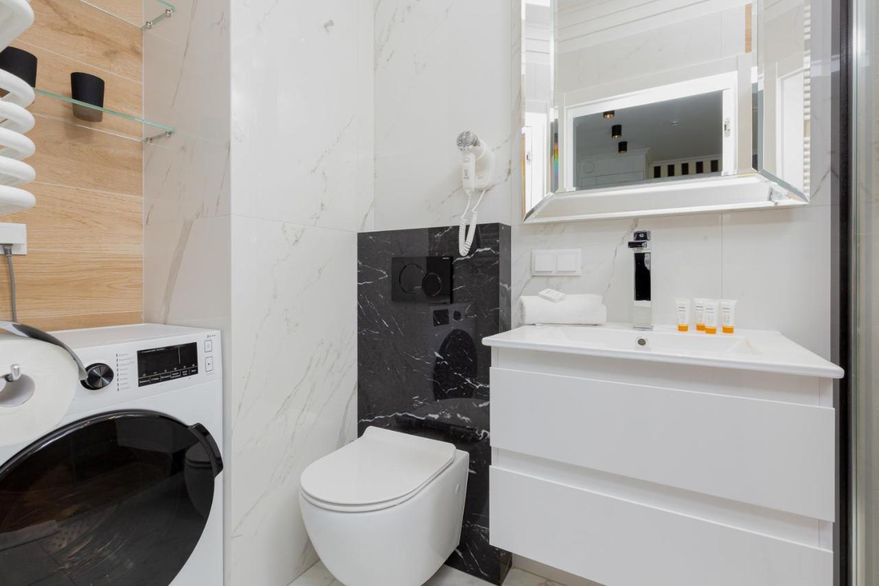 Mennica Residence - City Center Apartments By Noclegi Renters Varšava Exteriér fotografie