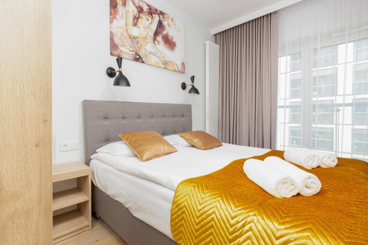 Mennica Residence - City Center Apartments By Noclegi Renters Varšava Exteriér fotografie